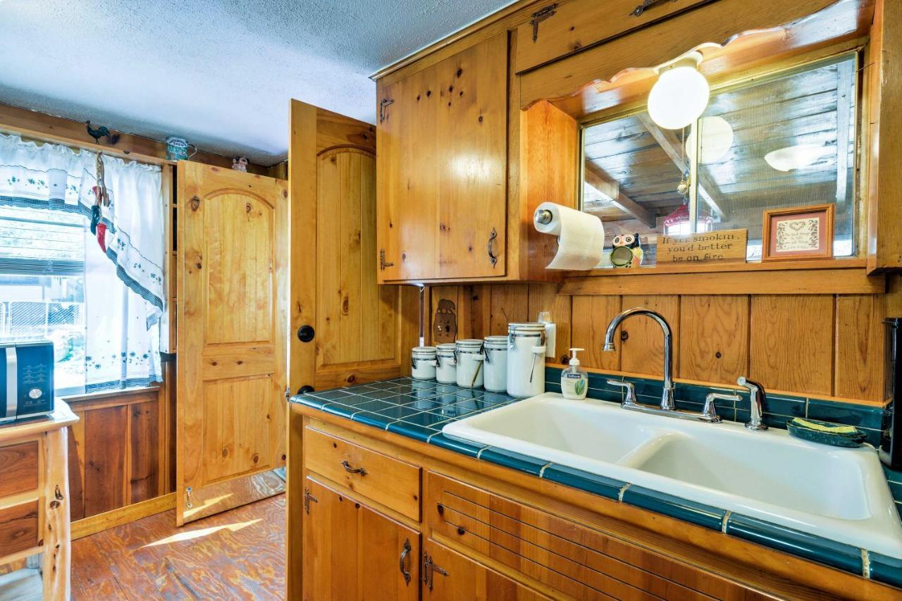 Cozy Cabin With Ac And Deck, 5 Mi To Downtown Prescott Villa Exterior photo